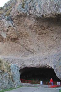 Arte rupestre en  la Gruta de Inti Huasi